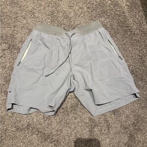 Men's Lululemon Light Gray Size Medium Shorts